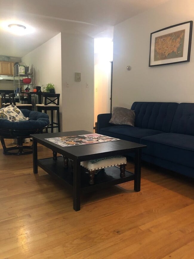Building Photo - Amazing 2 bed in Allston 5 min away from Brookline... BROKER FEE PAID BY LANDLORD
