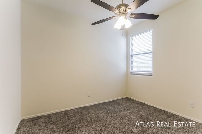 Building Photo - 13038 N Murray Dr