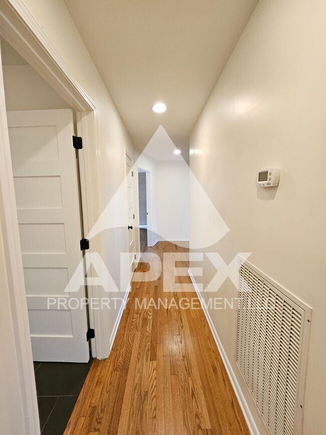Building Photo - Renovated & Stunning - Single level Brick ...