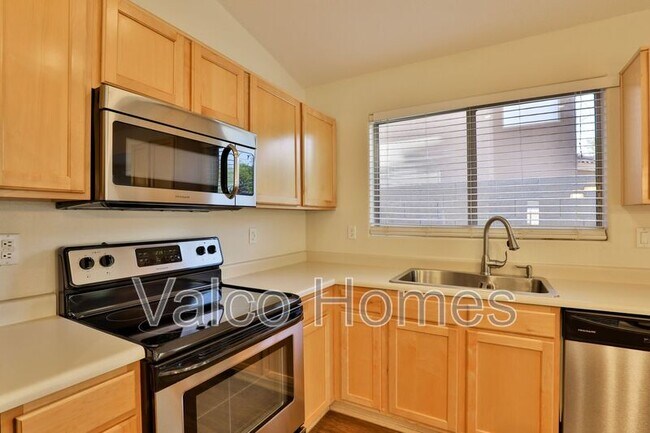 Building Photo - 6450 W Saddlehorn Rd