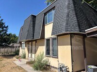 Building Photo - 814 15th St