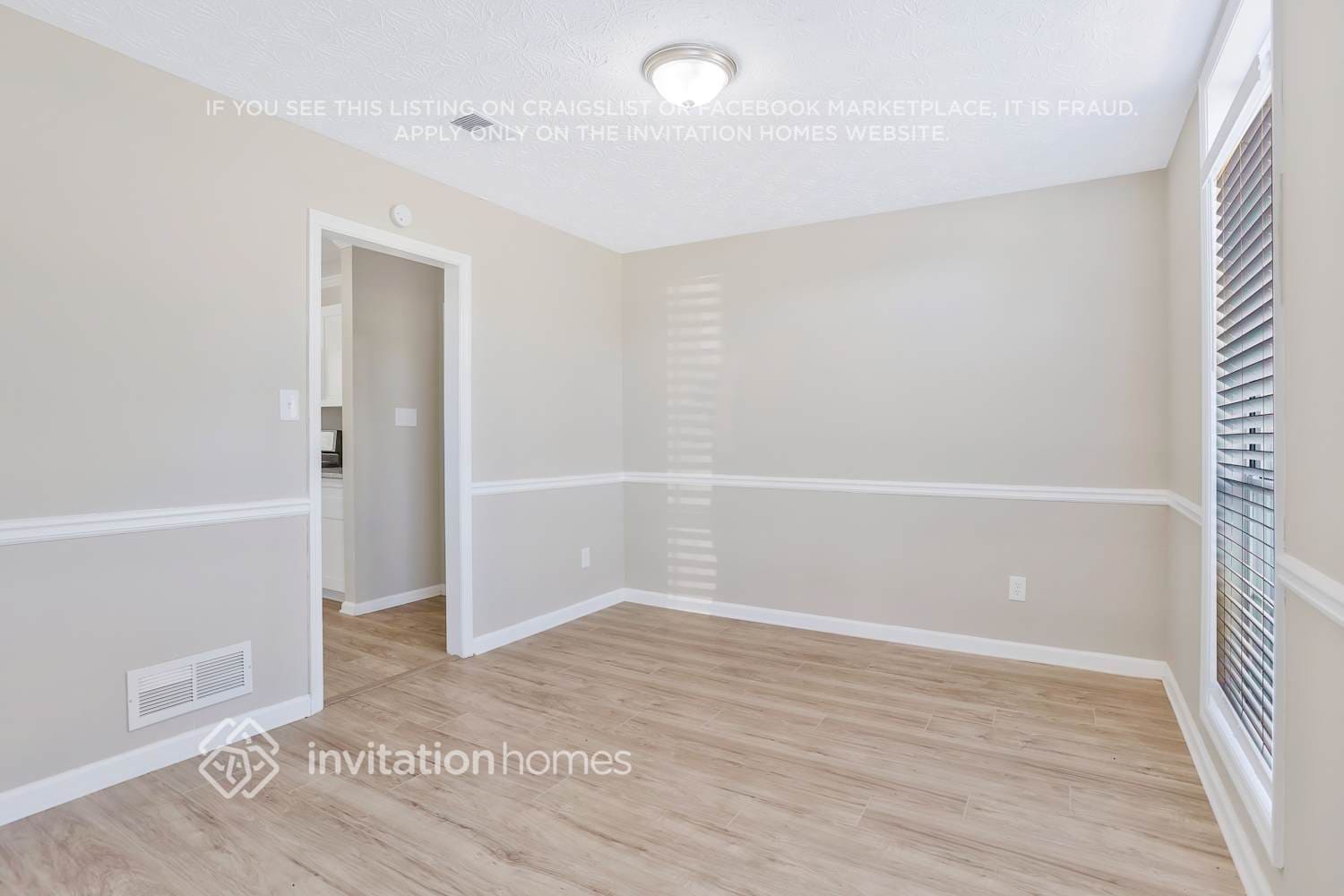 Building Photo - 612 Lone Oak Ct