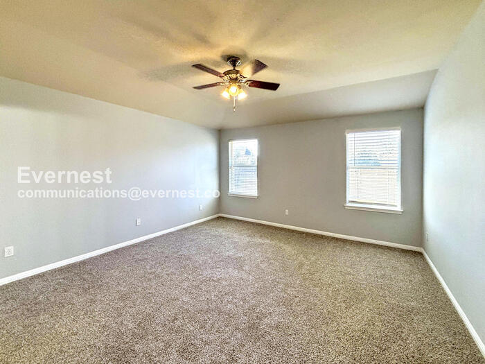 Building Photo - 1208 Willowbrook Dr