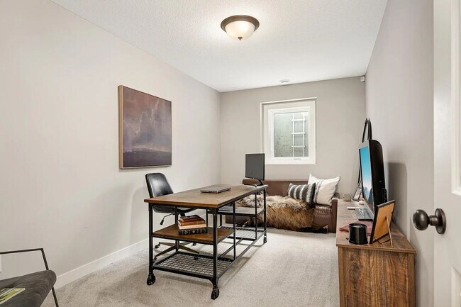 Building Photo - Absolutely stunning woodbury property for lease!