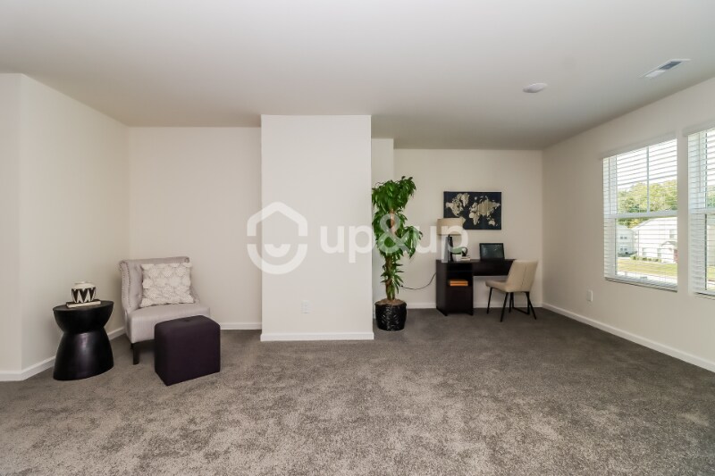 Building Photo - 929 Ranchero St