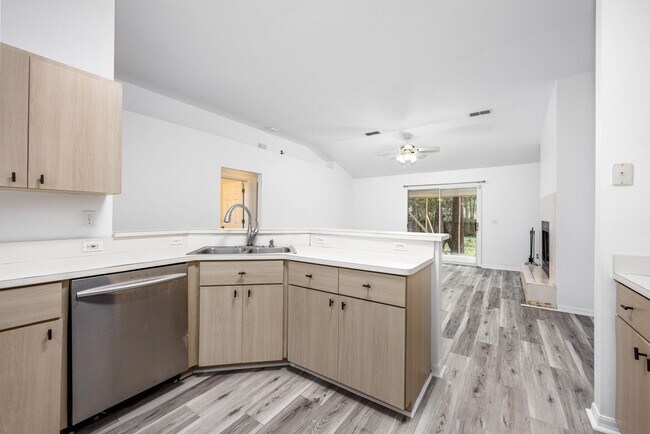Building Photo - 6106 SW 85th St
