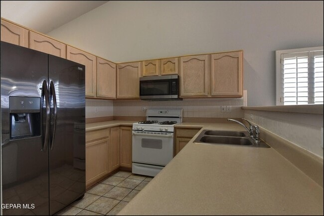 Building Photo - 7089 Black Ridge Dr