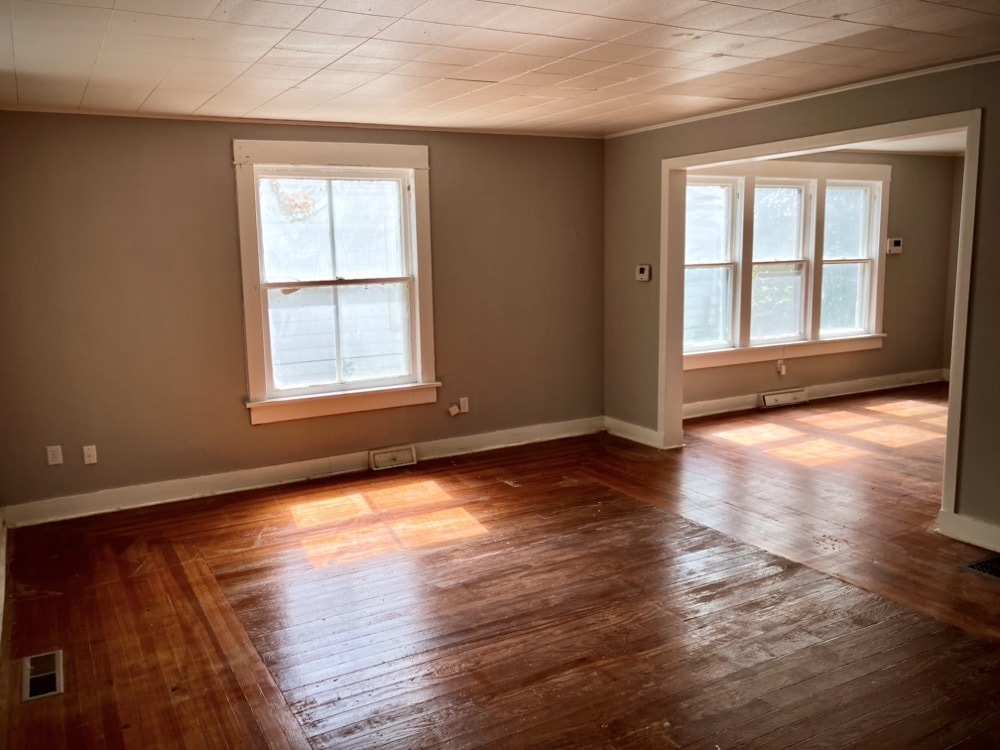 Building Photo - 2505 E 2nd St N