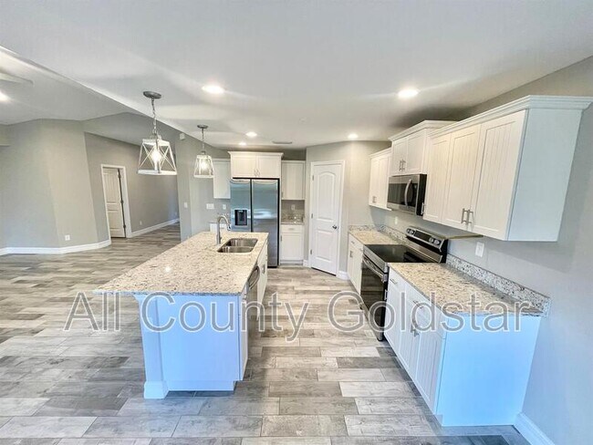Building Photo - 134 Swan Dr