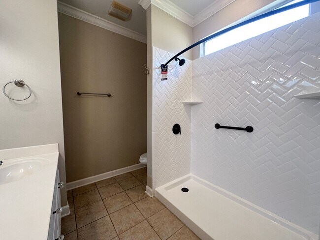 Building Photo - Beautiful 3 Bedroom Home in Destin. Beachside of Hwy 98!