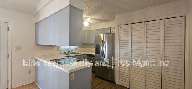 Building Photo - 8106 Tamalpais Ct