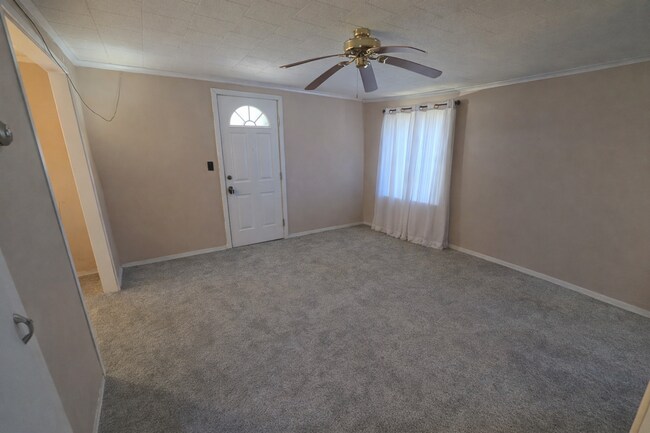 Building Photo - 3-bedroom, 1-bath home in Clairton, PA