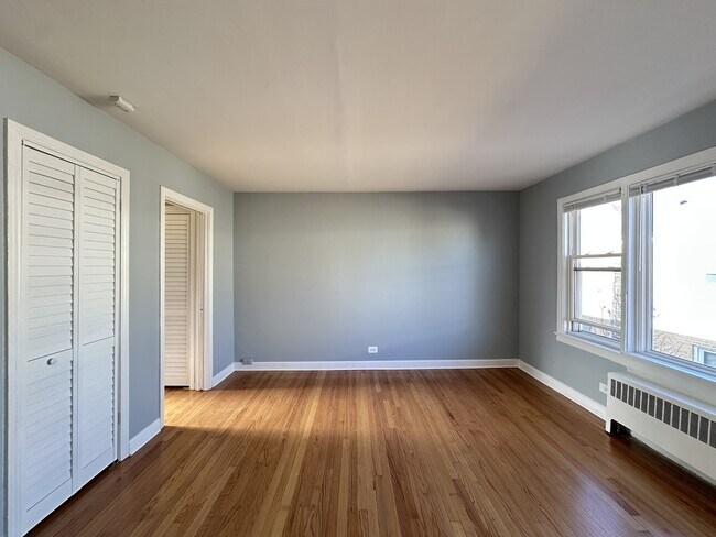 Building Photo - 6707 N California Ave