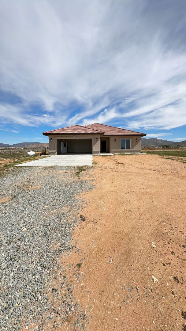 Building Photo - NEWER CONSTRUCTION 4 BEDROOM APPLE VALLEY HOME