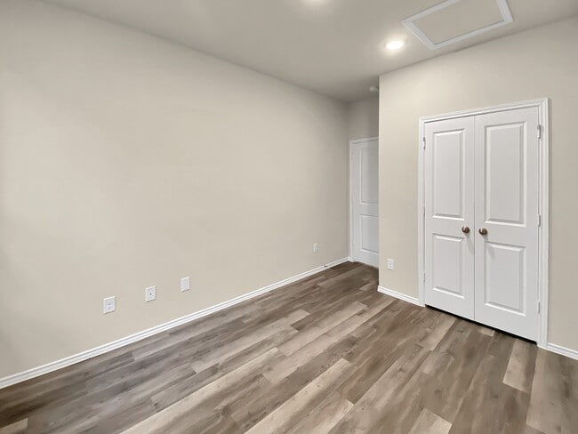 Building Photo - 11593 Persimmon St
