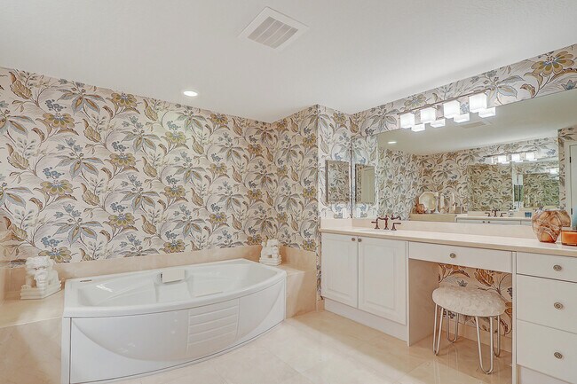 Building Photo - 750 Ocean Royale