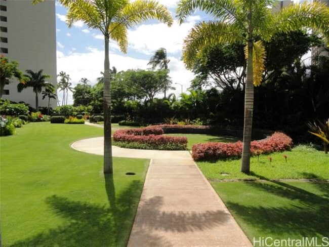 Building Photo - 1551 Ala Wai Blvd