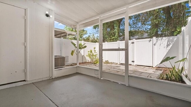 Building Photo - 11717 Wesson Cir E