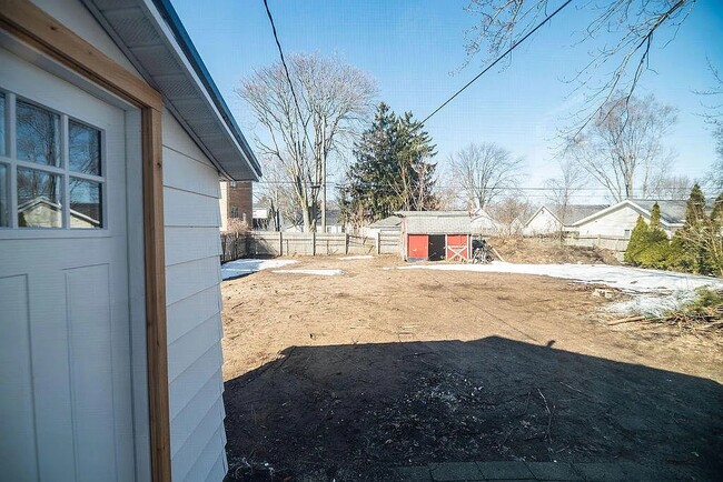 Building Photo - 2102 Morton Ave