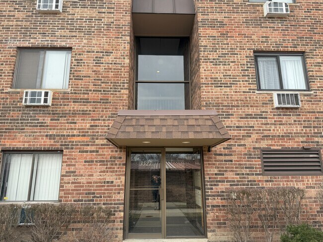 Primary Photo - 3527 Central Rd