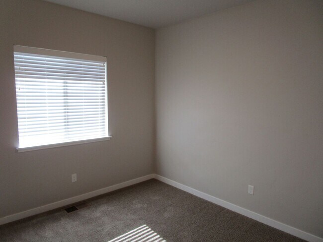 Building Photo - 0598