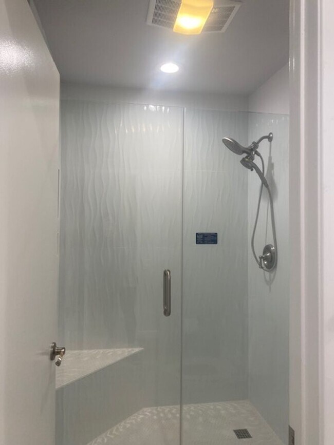 Building Photo - Beautiful fully remodeled 2 bedroom 1.5 bath in Laguna Hills