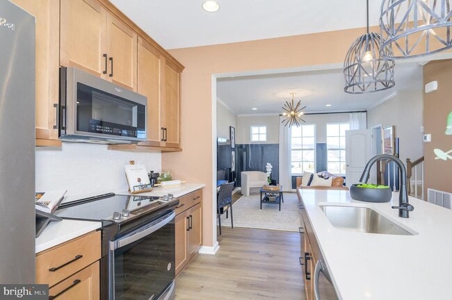 Building Photo - 201 Hillsdale Pl