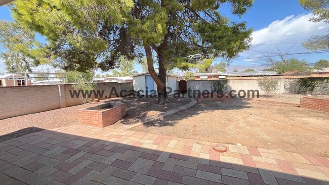 Building Photo - Four Bedroom Home/Two Bath Home