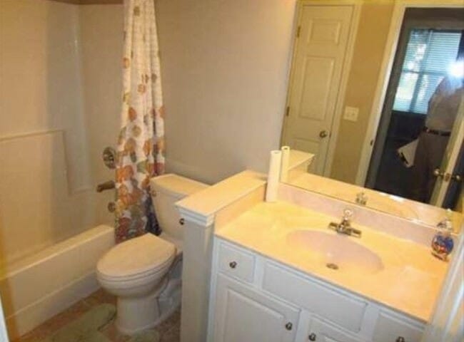 Building Photo - 1220 Misty Isle Dr