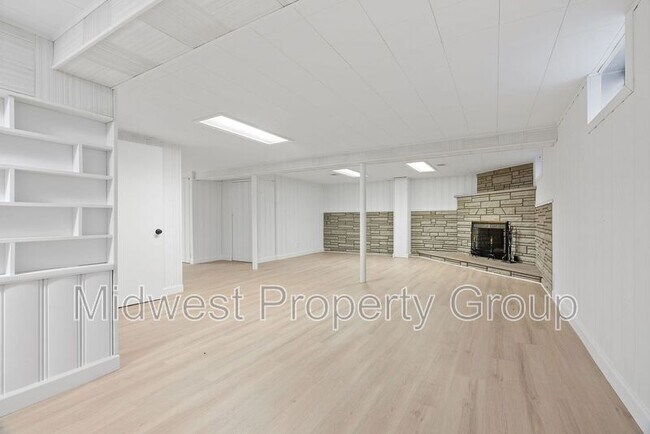 Building Photo - 3325 Hermoso Dr