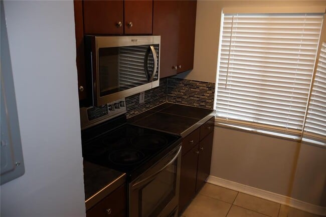 Building Photo - 7609 Abbey Ln