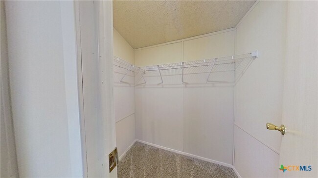 Building Photo - 100 Co Rd 194