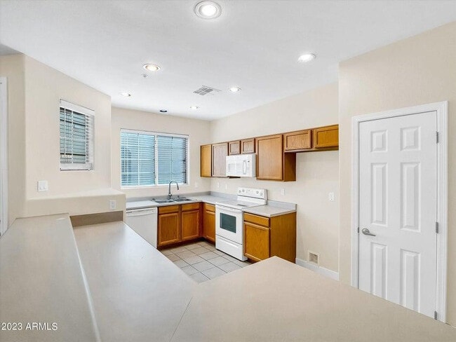 Building Photo - 1330 S Aaron