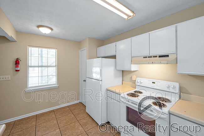 Building Photo - 815 Willow Pointe