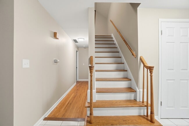 Building Photo - 2481 E Rahn Rd