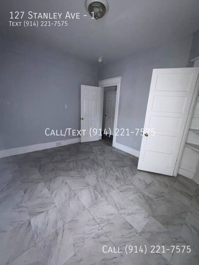 Building Photo - 127 Stanley Ave