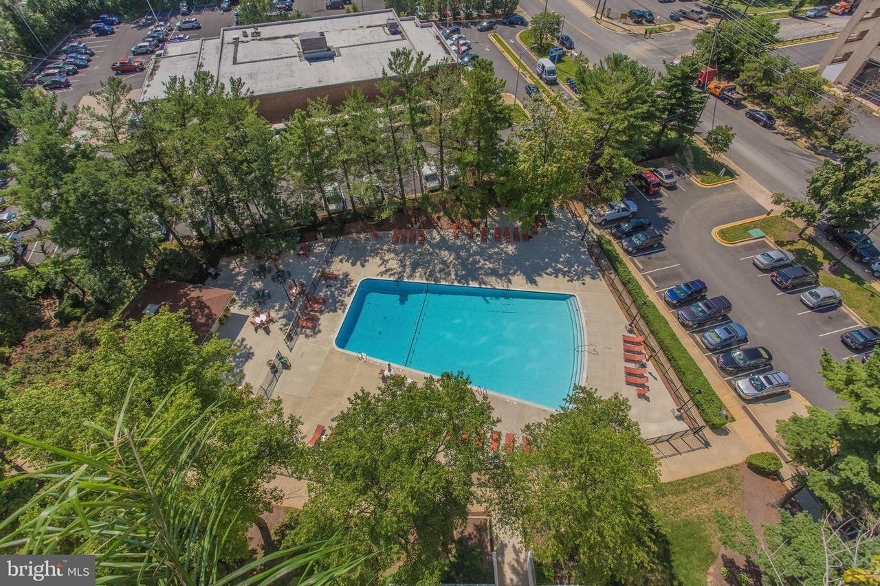 Pool - 301 N Beauregard St