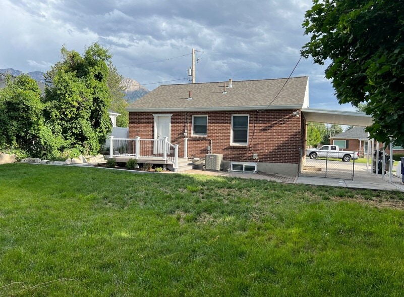 Building Photo - 2581 E Lambourne Ave