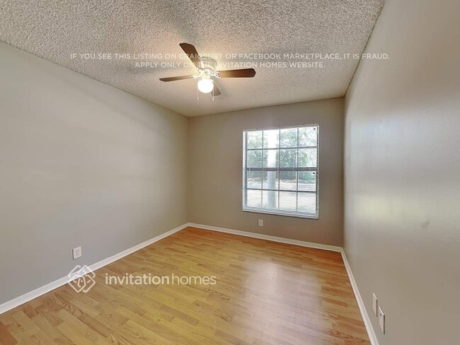 Building Photo - 5112 NW 49th Ave