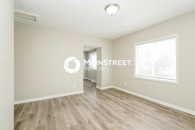 Building Photo - 3050 S Roena St
