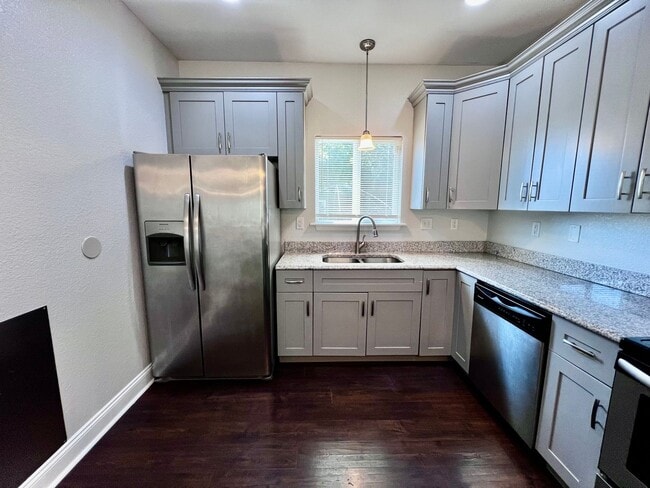 Building Photo - Gorgeous 4 bedroom 3 bath new construction...