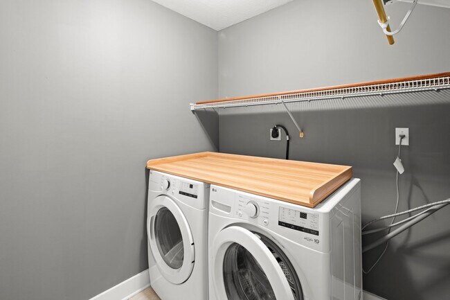 Building Photo - Modern Arts and Crafts Home