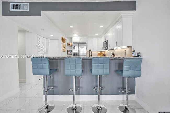 Building Photo - 1351 NE Miami Gardens Dr
