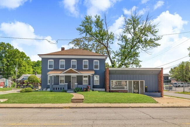 Primary Photo - 302 N High St