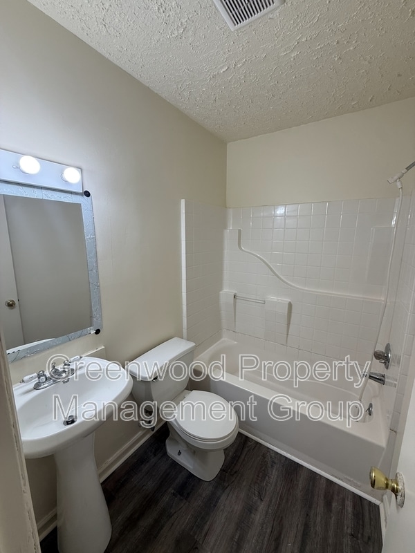 Building Photo - 5745 Bramblegate Rd