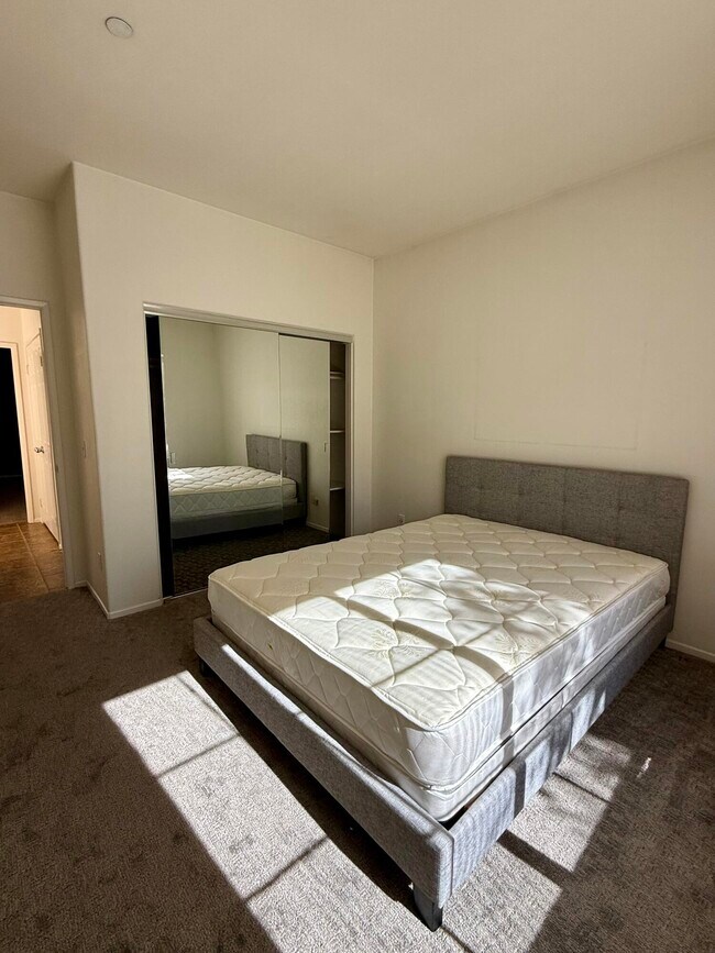 Building Photo - 1122 Oro Ridge