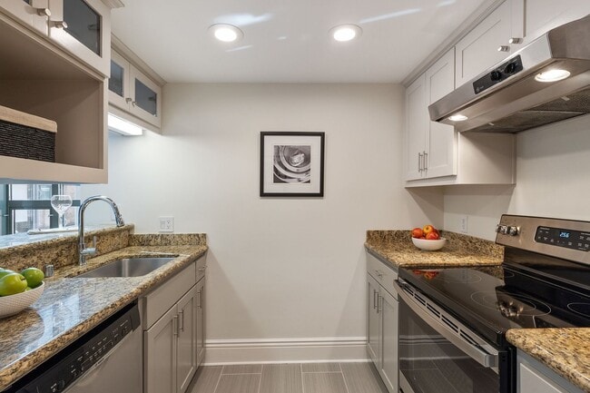 Building Photo - South Beach: Unfurnished 2-Story Condo nea...