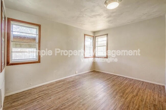 Building Photo - 3225 NW 14th St
