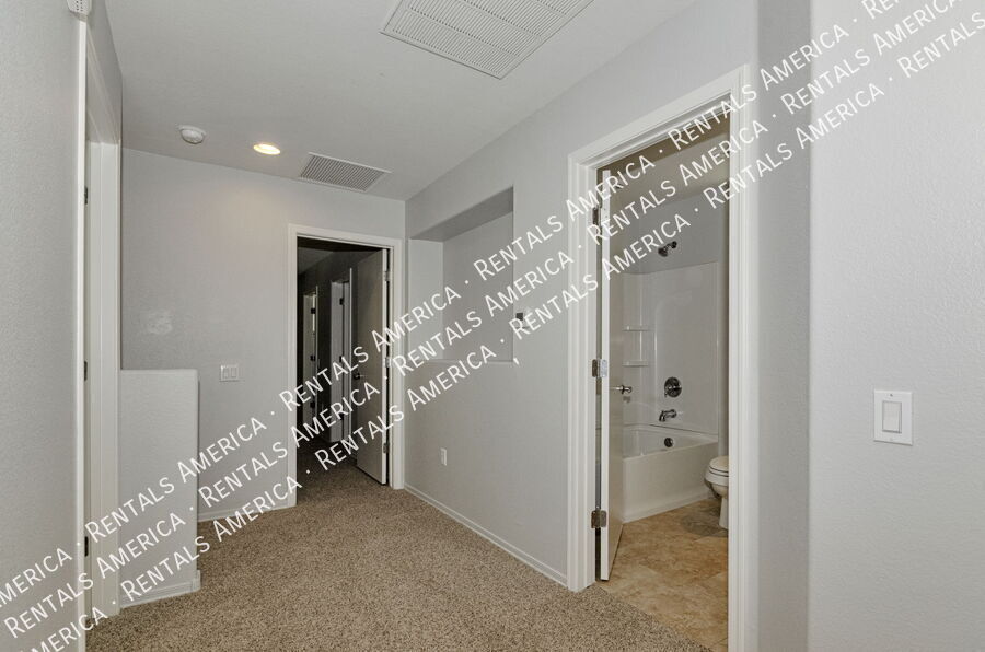 Building Photo - 10552 E Pleasant Pasture Dr