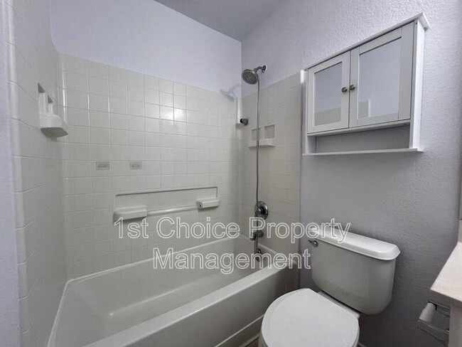 Building Photo - 9221 Comanche Ridge Dr